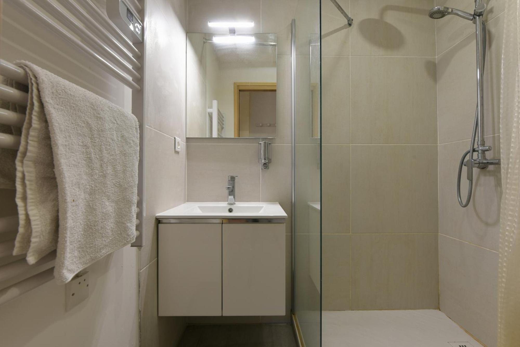 Provencal Studio Netflix Appart-Hotel-Provence La Fare-les-Oliviers Exteriör bild
