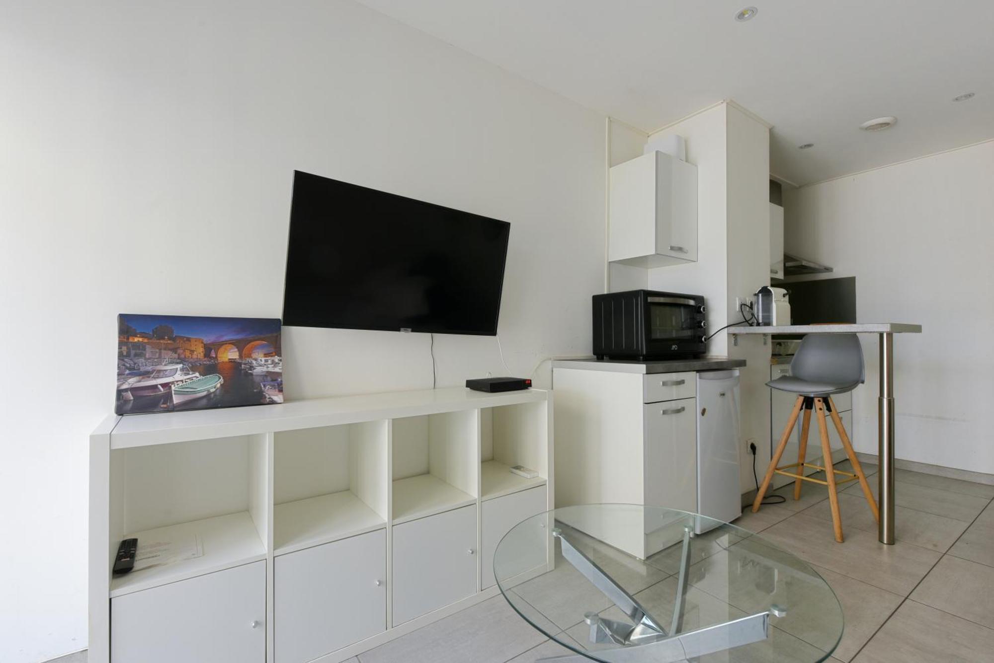 Provencal Studio Netflix Appart-Hotel-Provence La Fare-les-Oliviers Exteriör bild